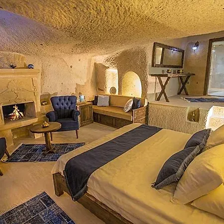 Mak's Cave House *