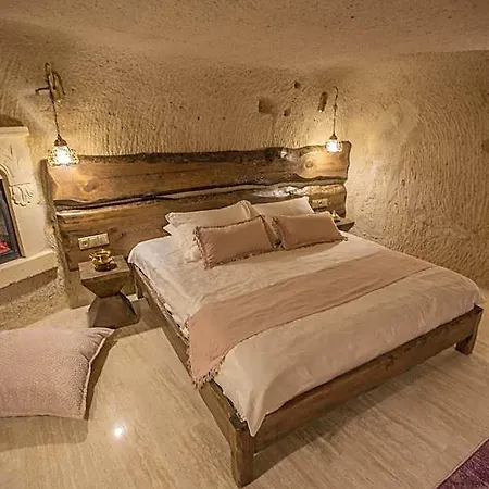 Отель Mak's Cave House *