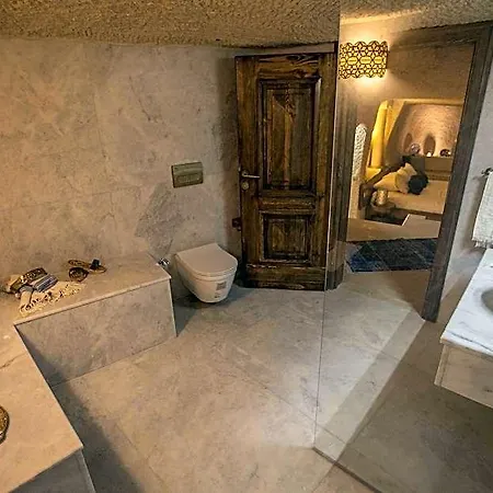 Mak's Cave House