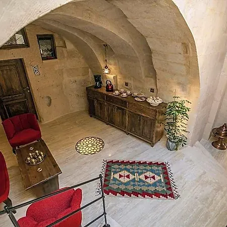 Mak's Cave House *