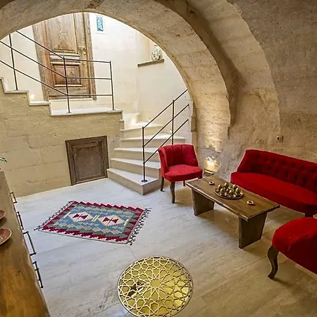 Mak's Cave House
