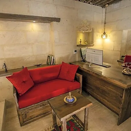 Mak's Cave House