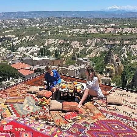 Mak's Cave House Невшехир